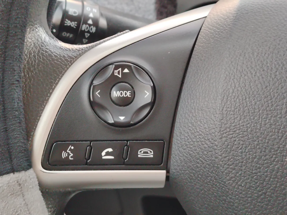 Car image 25