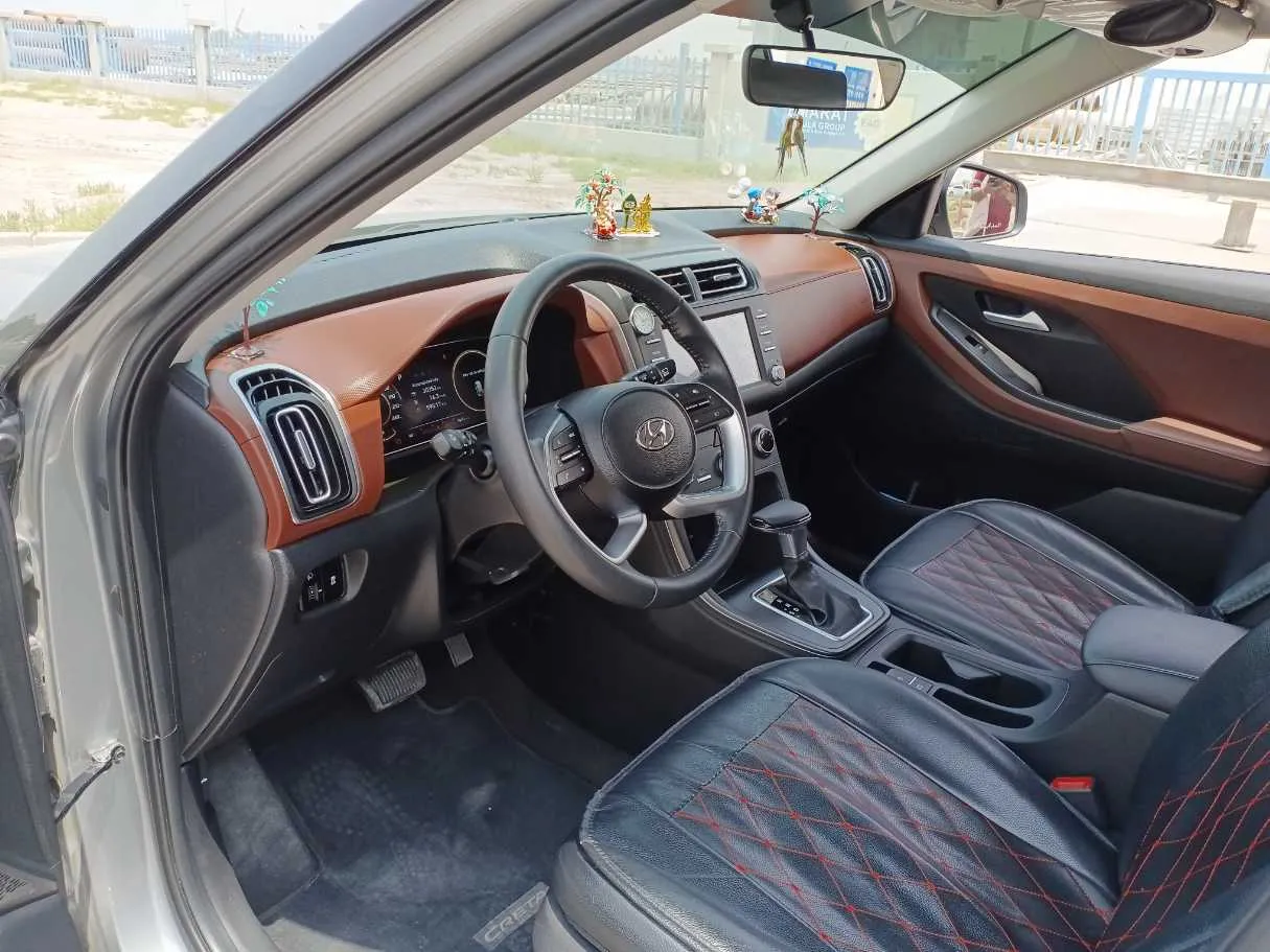 Car image 11