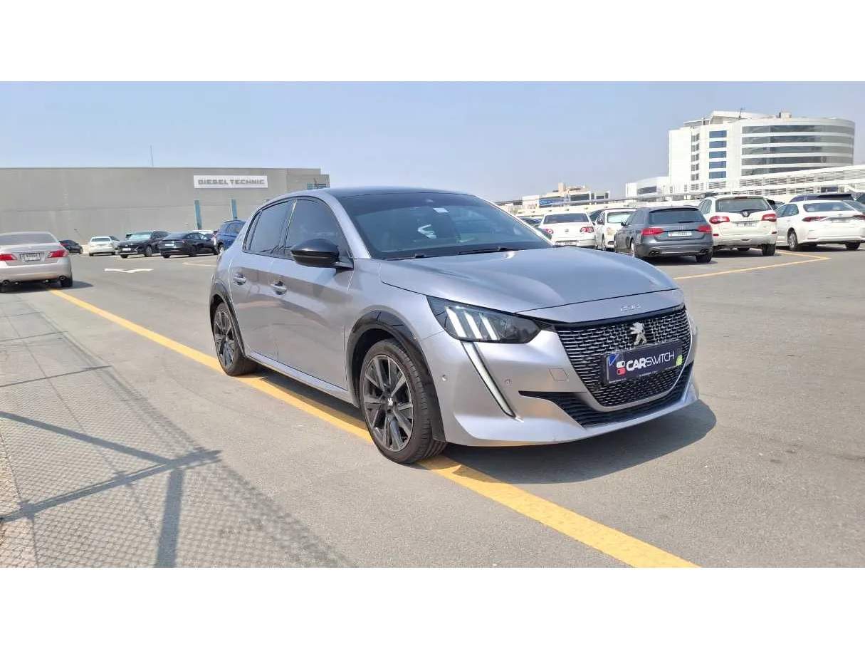Car image 3