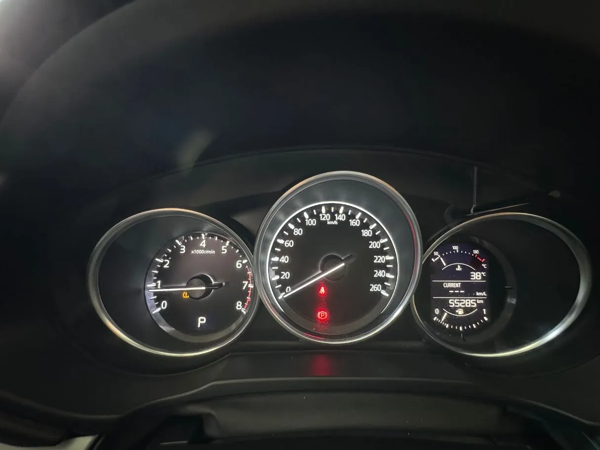 Car image 14