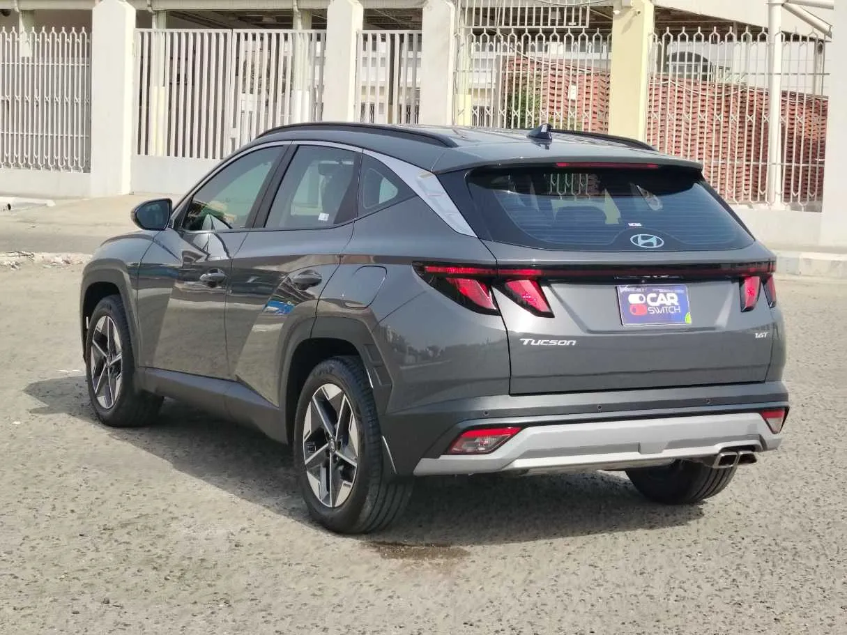 Car image 7
