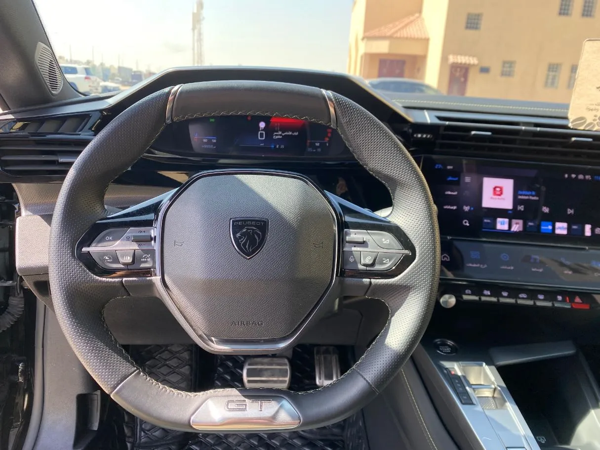 Car image 18
