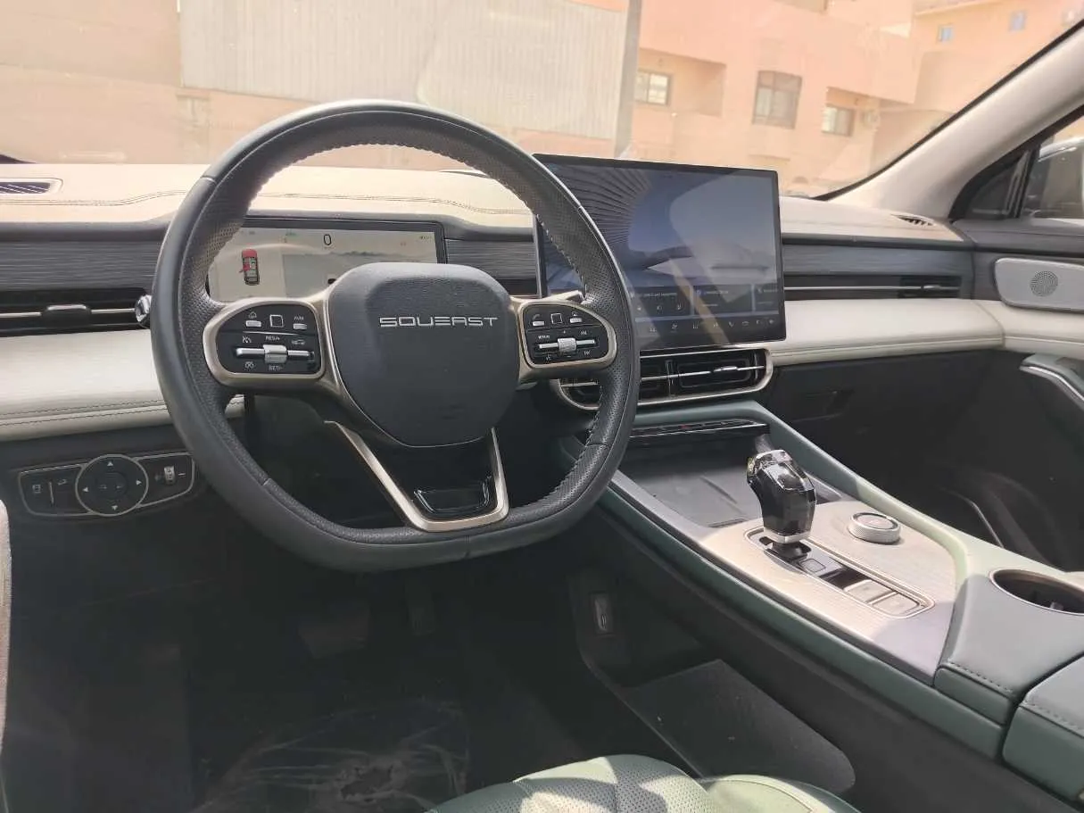 Car image 30