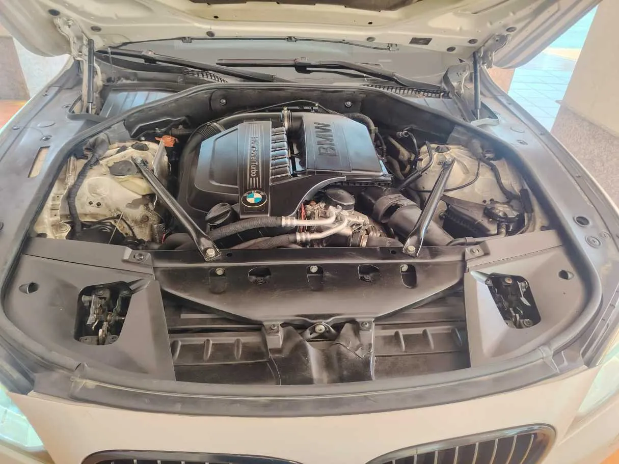 Car image 48