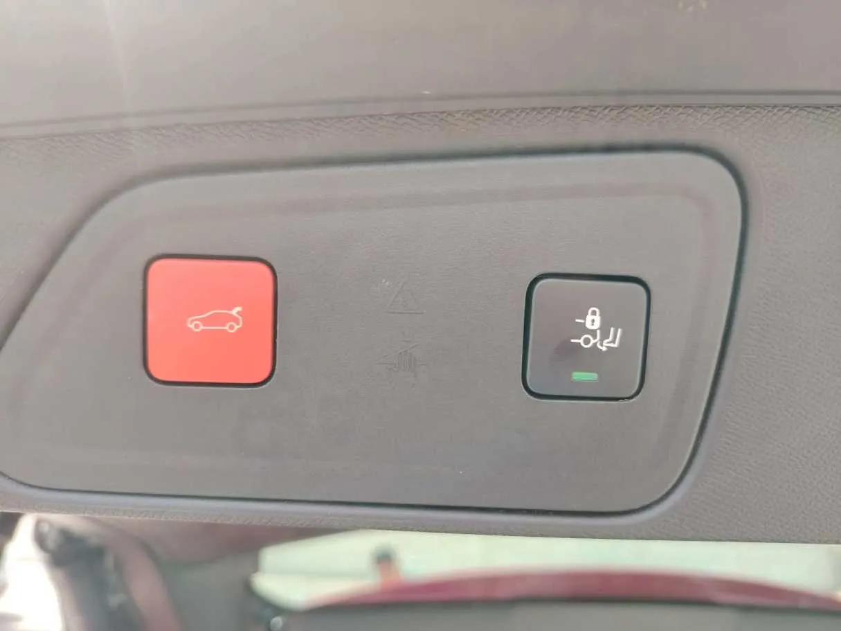 Car image 35