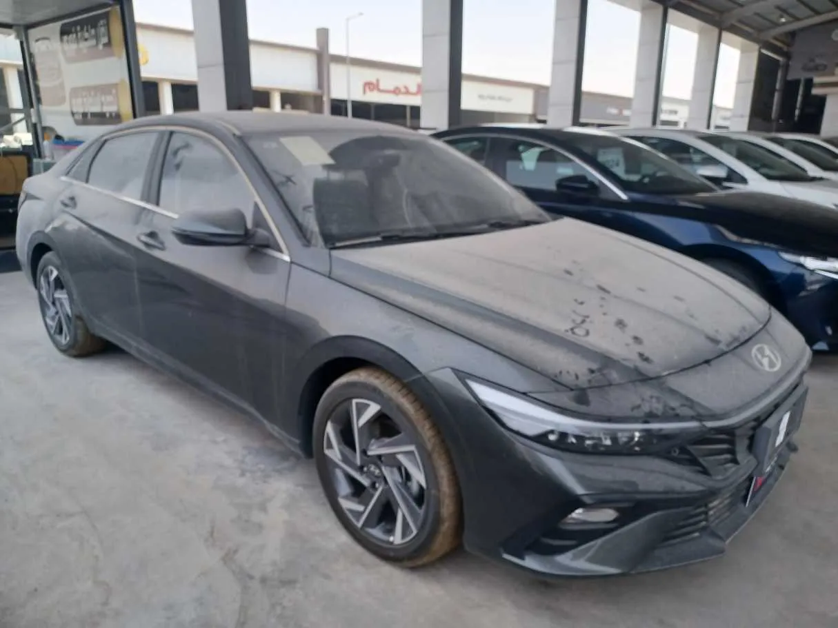 Car image 4