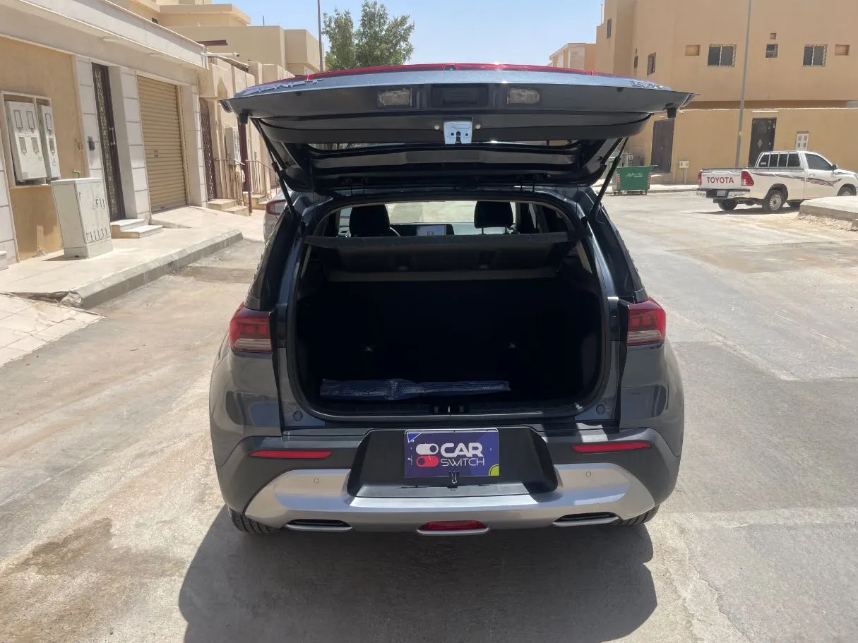 Car image 21