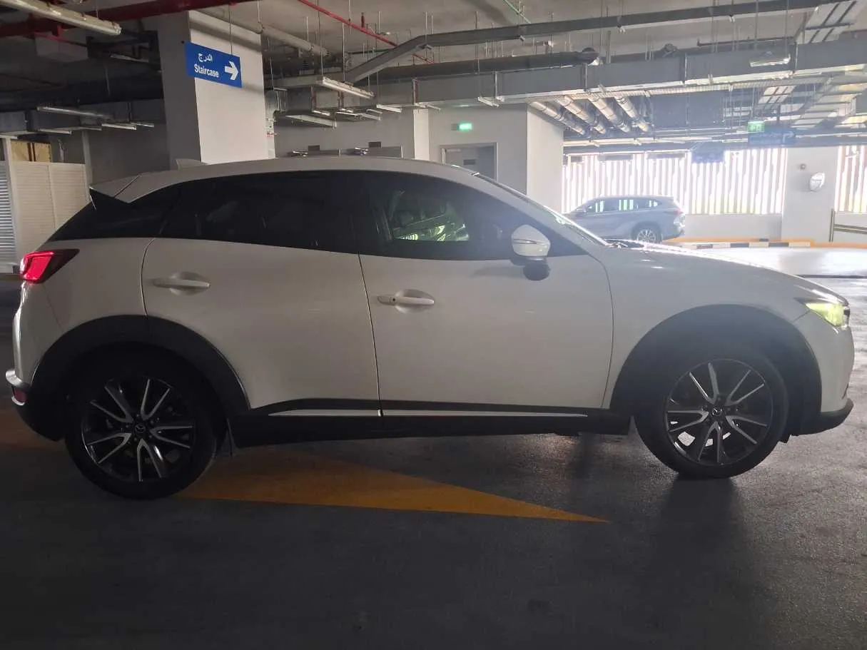 Car image 8