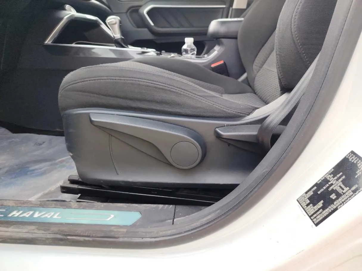 Car image 27