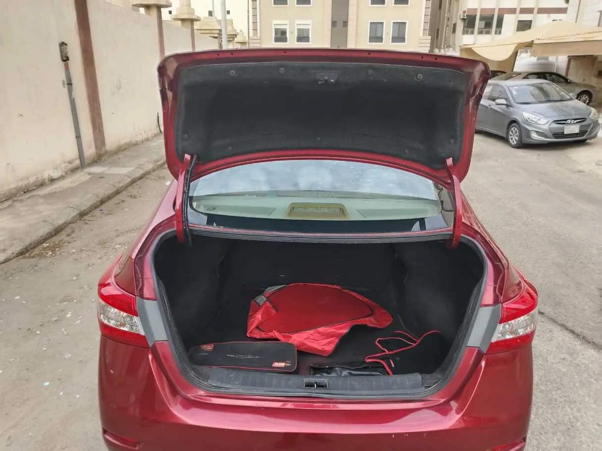 Car image 28
