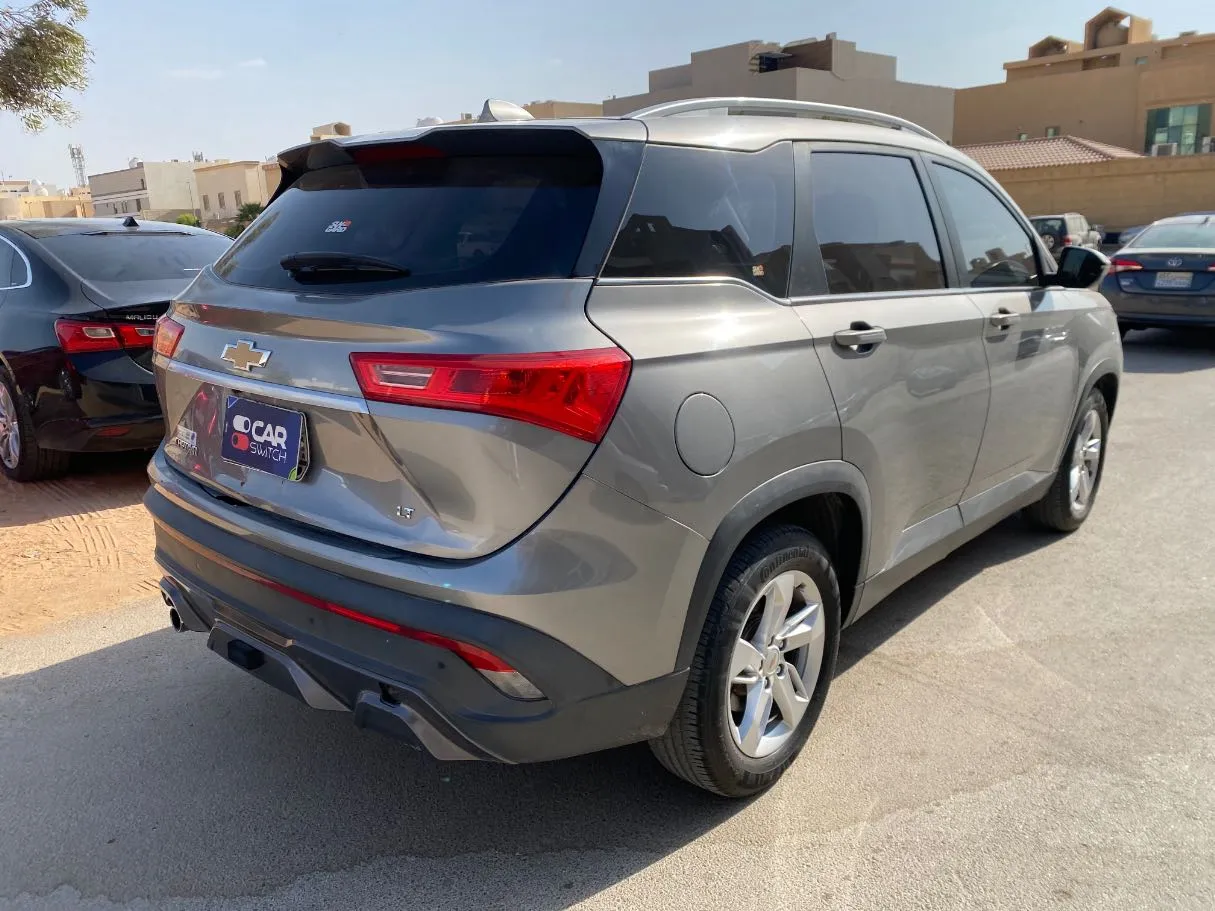Car image 5