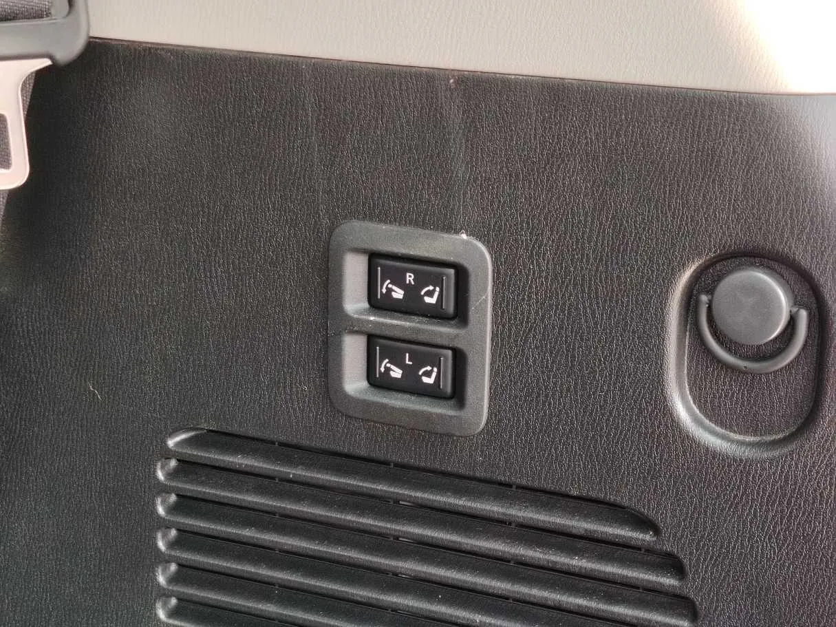 Car image 43