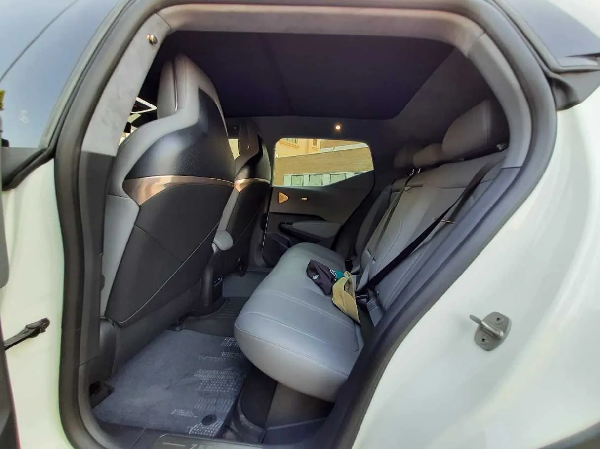 Car image 13