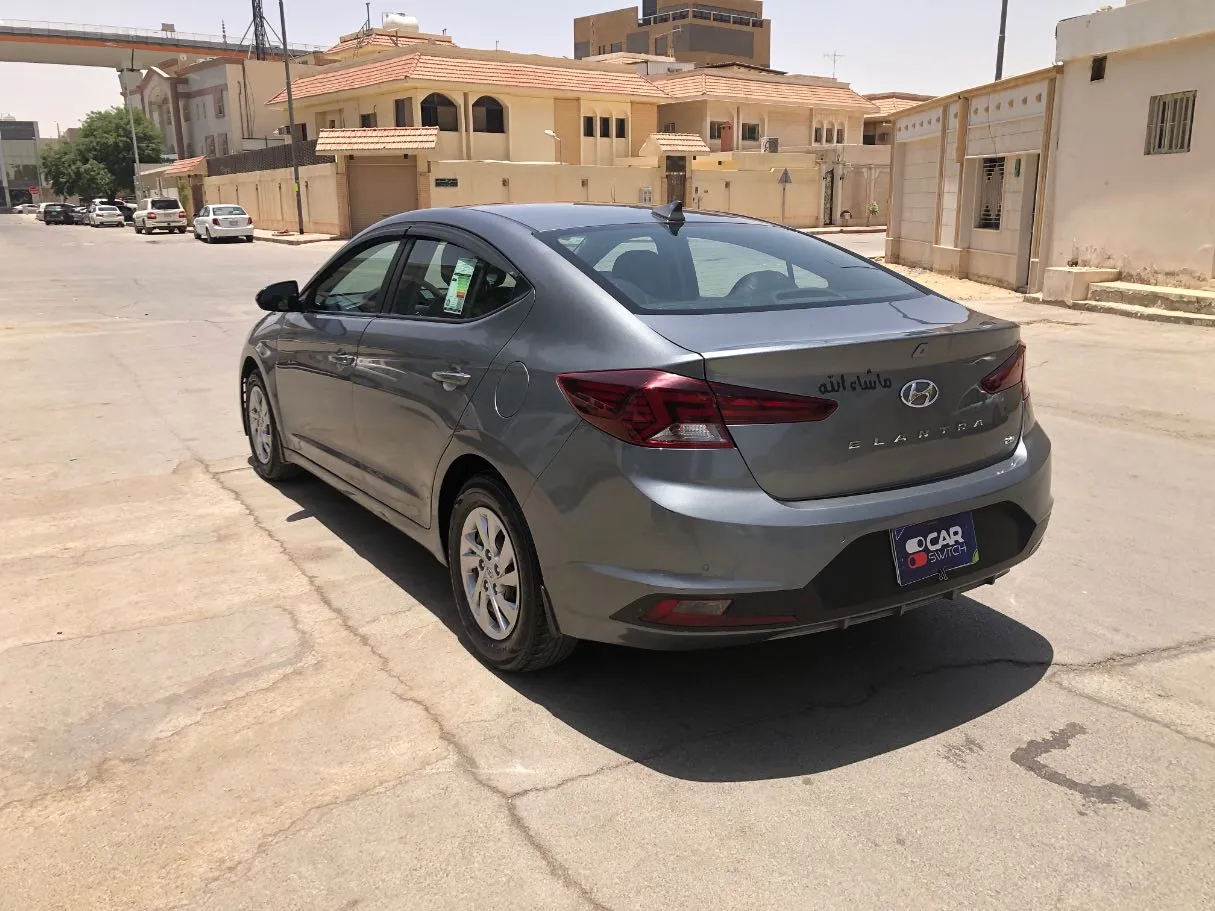 Car image 7