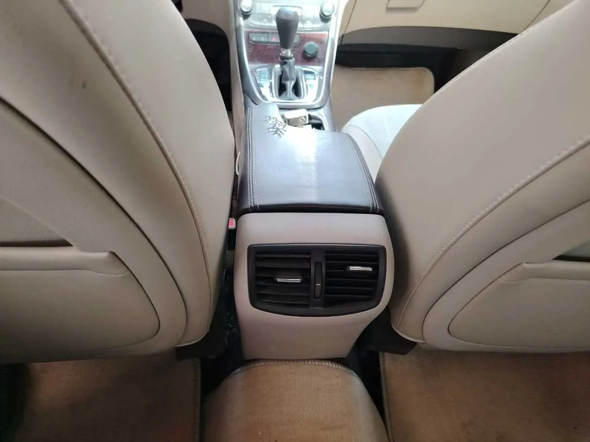 Car image 33