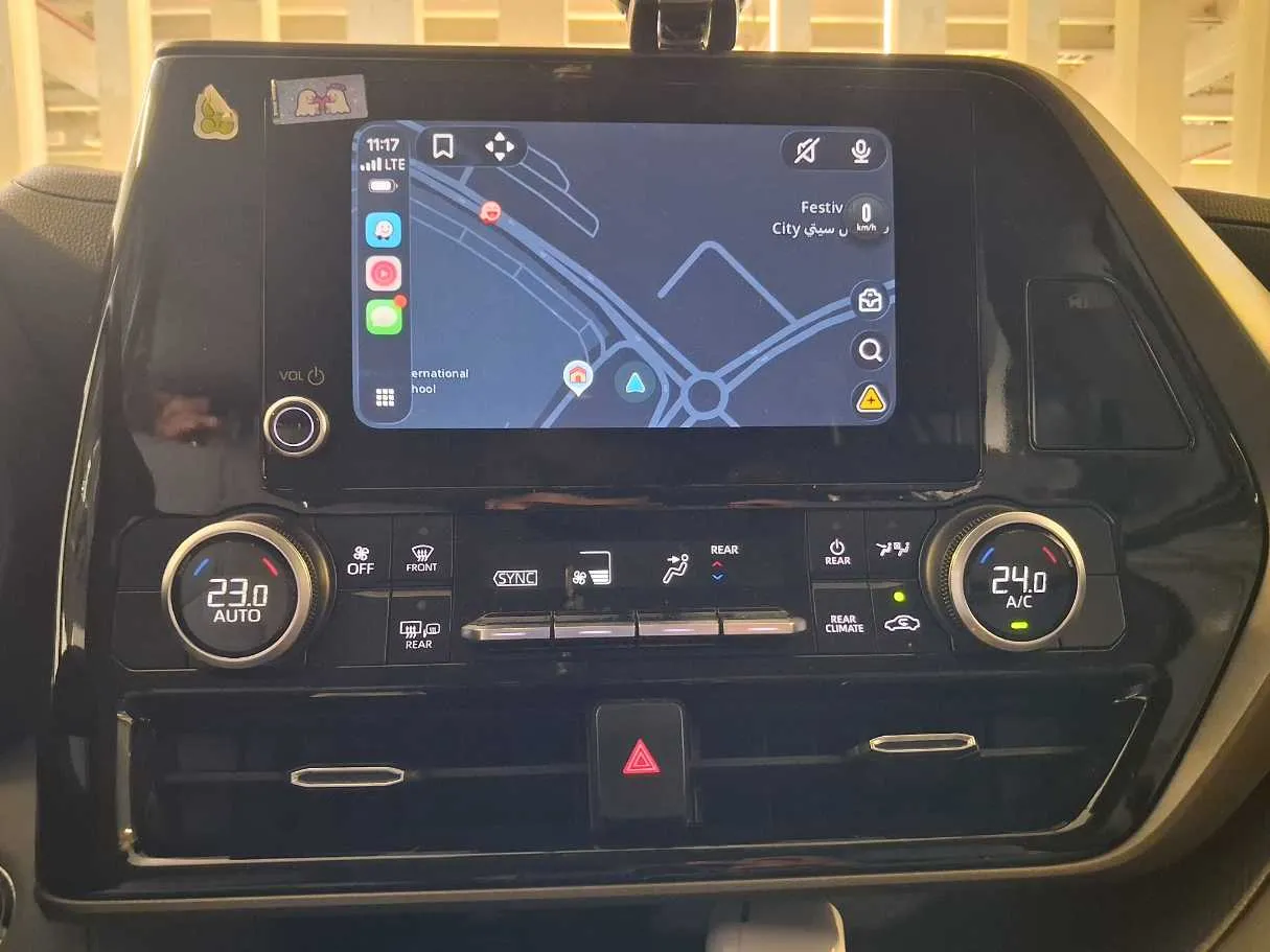 Car image 17