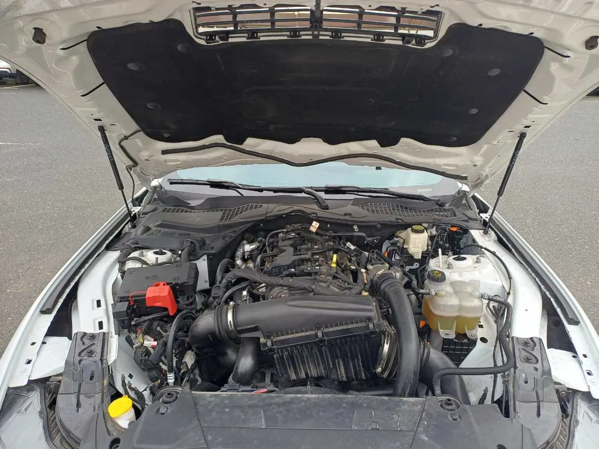 Car image 27