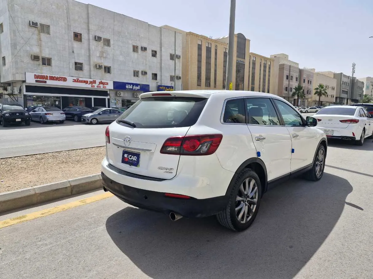 Car image 5