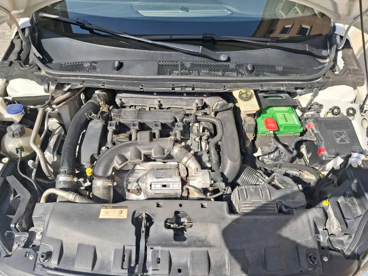 Car image 20