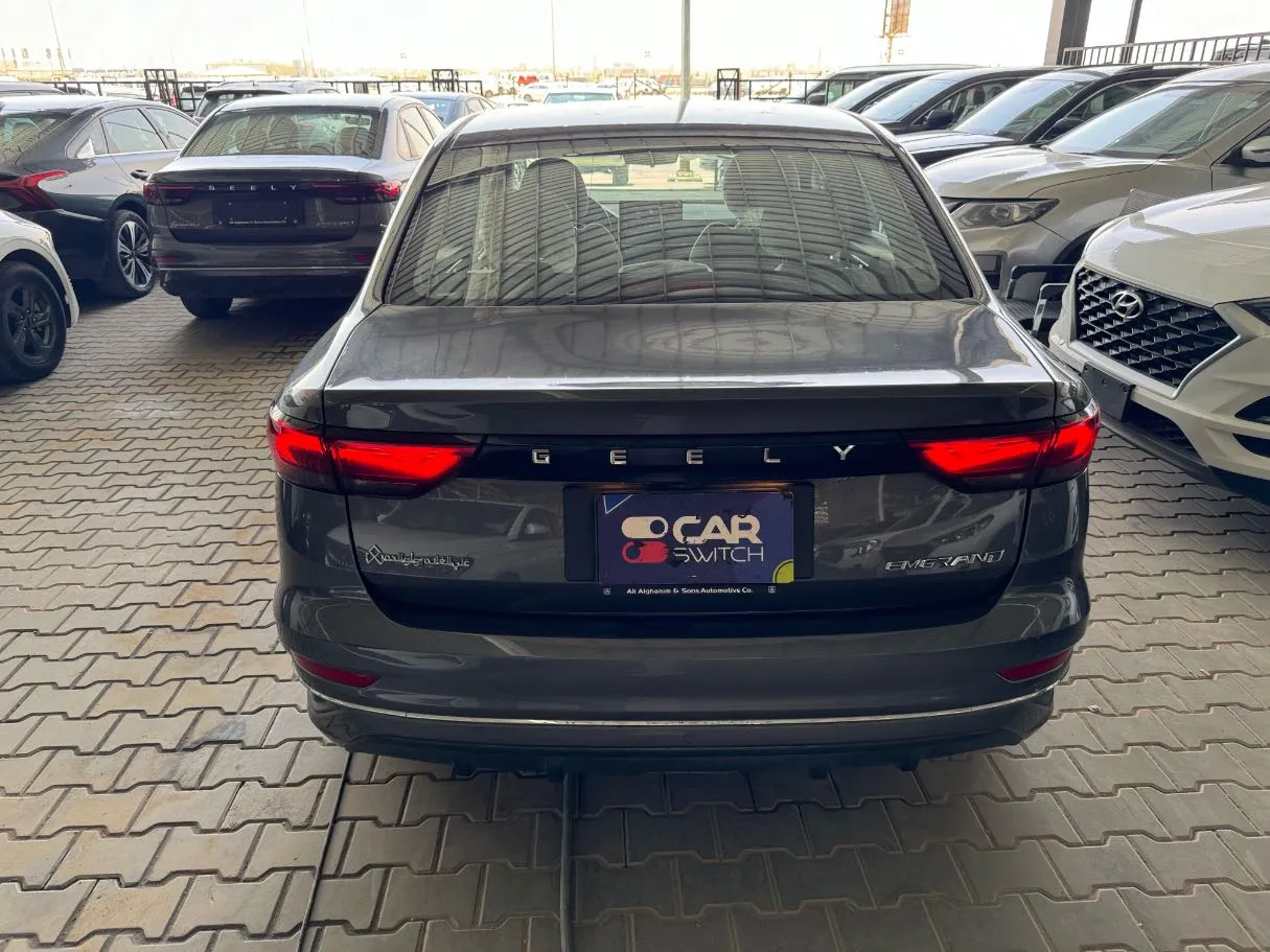 Car image 5