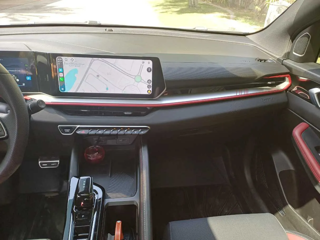 Car image 16