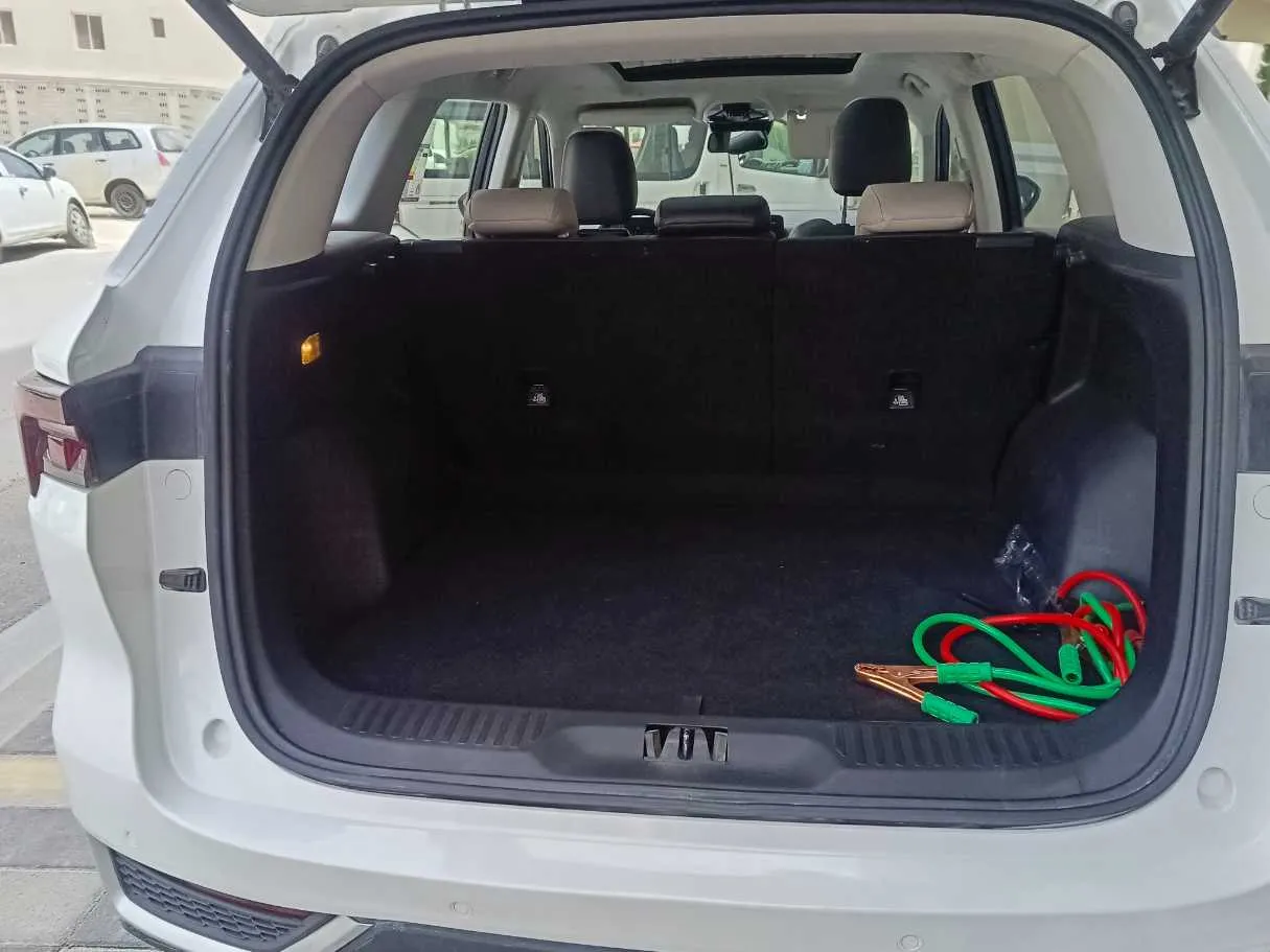 Car image 28