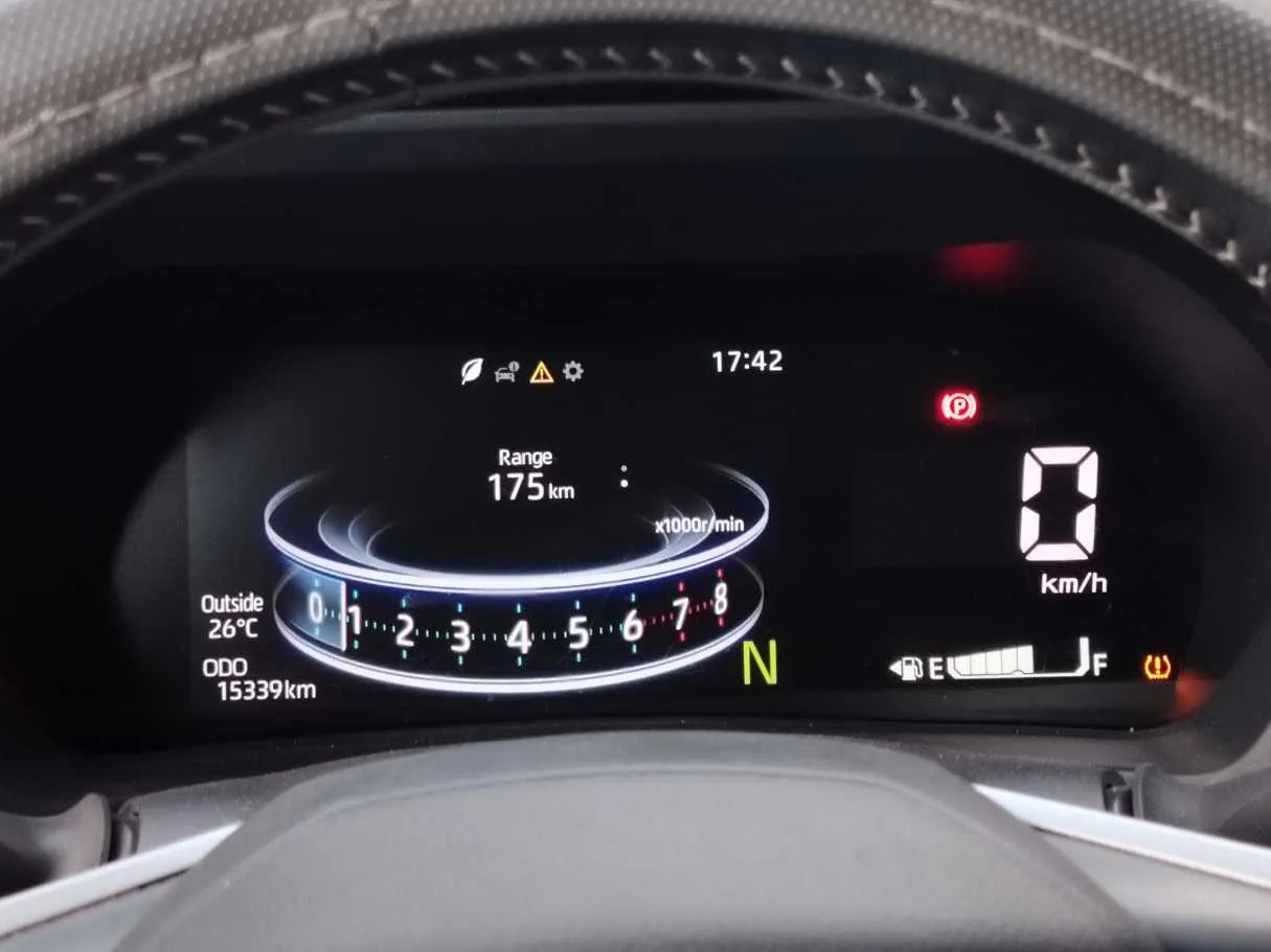 Car image 25