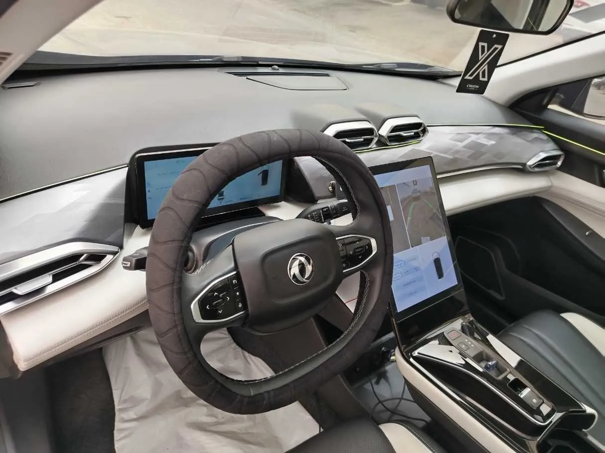 Car image 13
