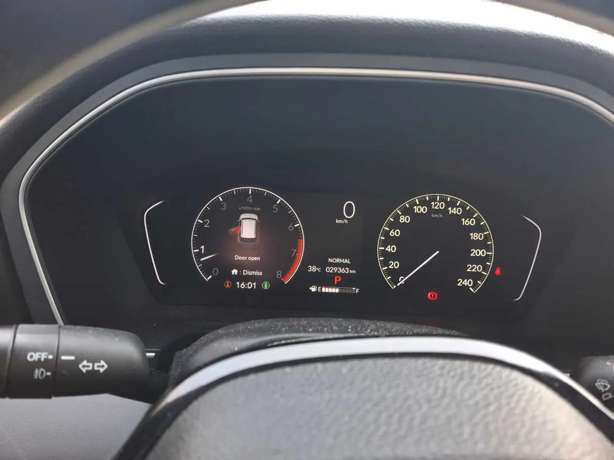 Car image 18