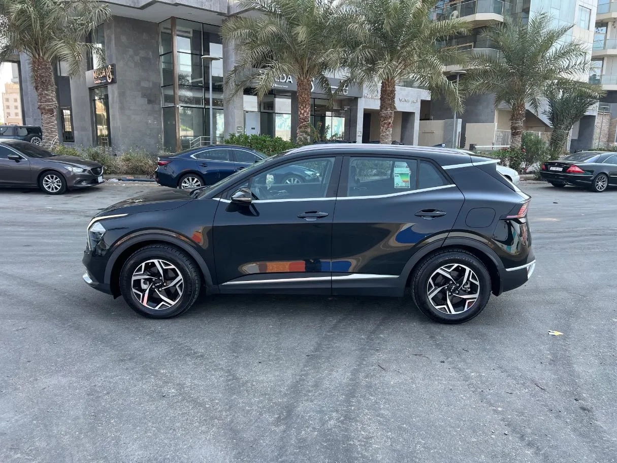 Car image 8
