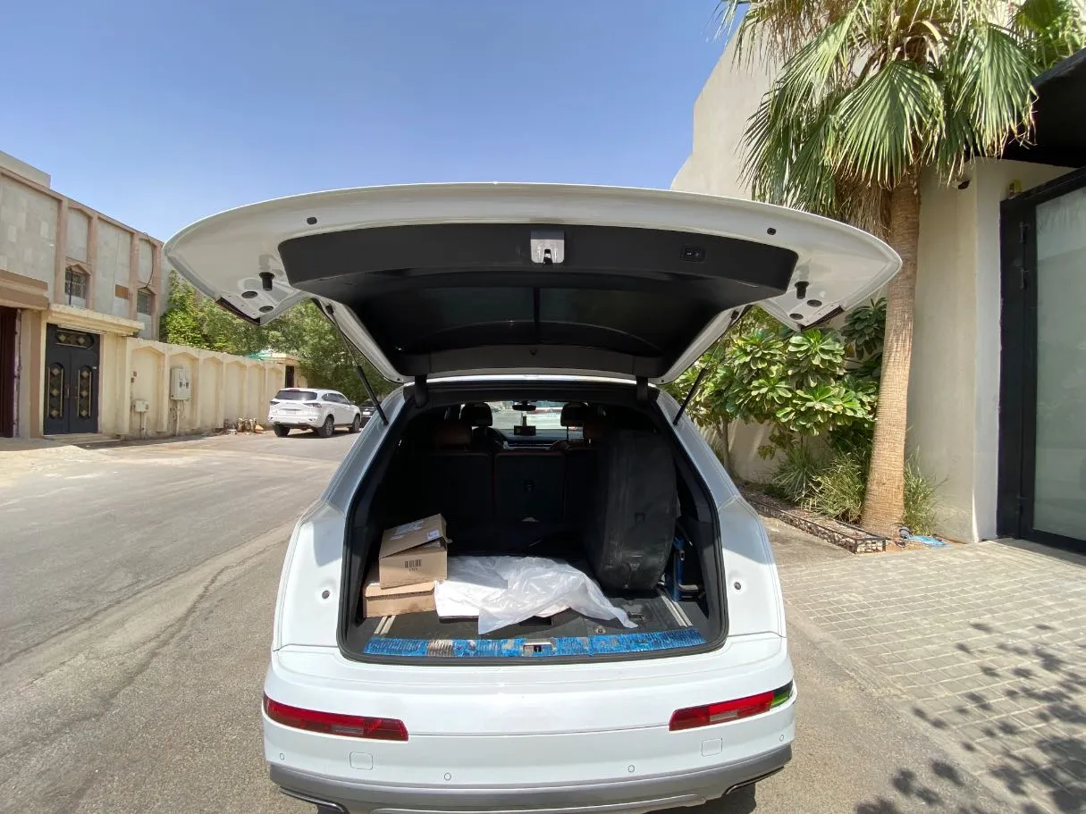 Car image 20