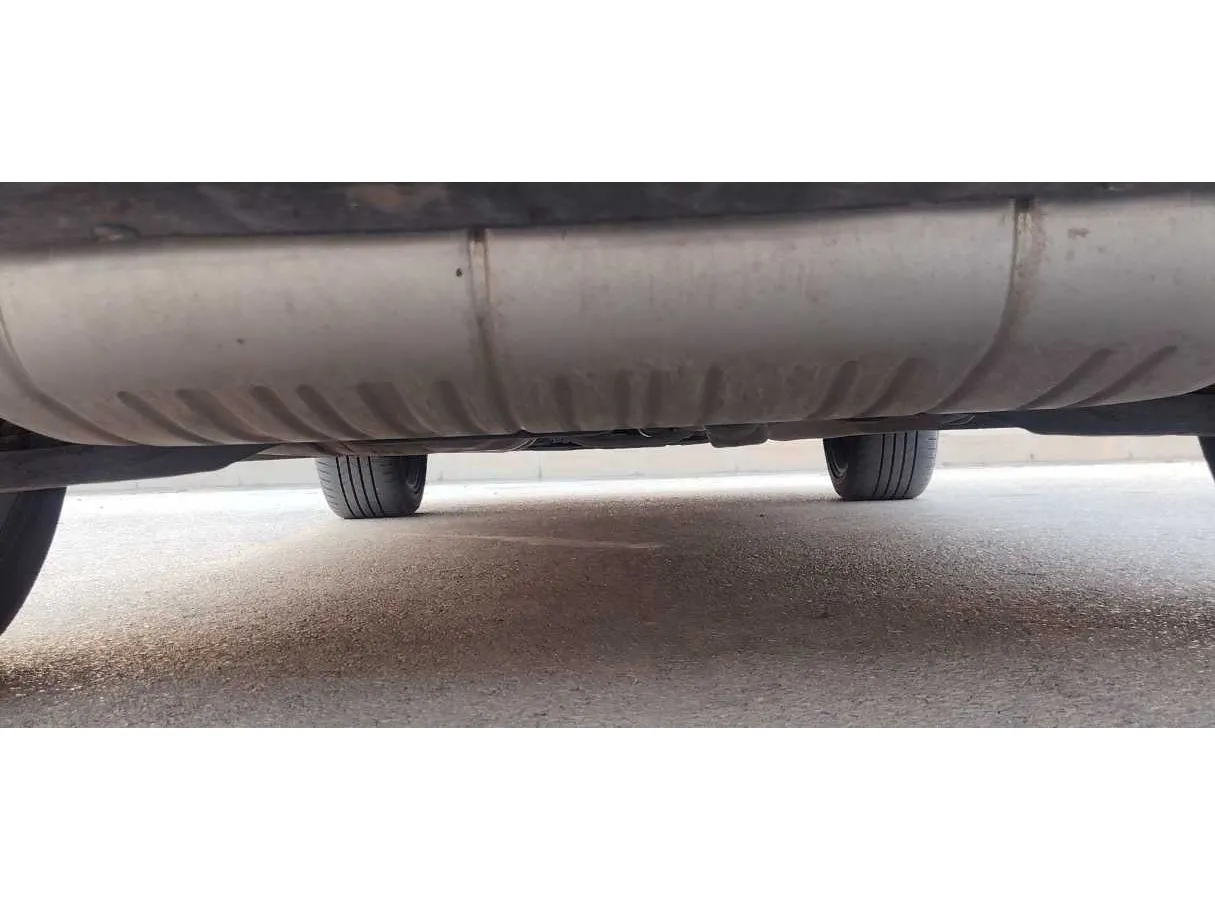Car image 28