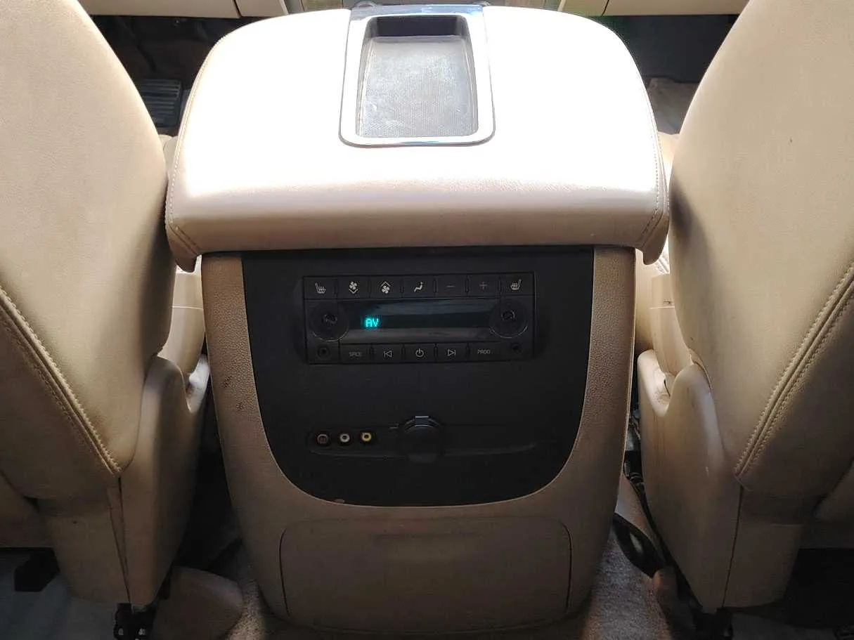 Car image 30