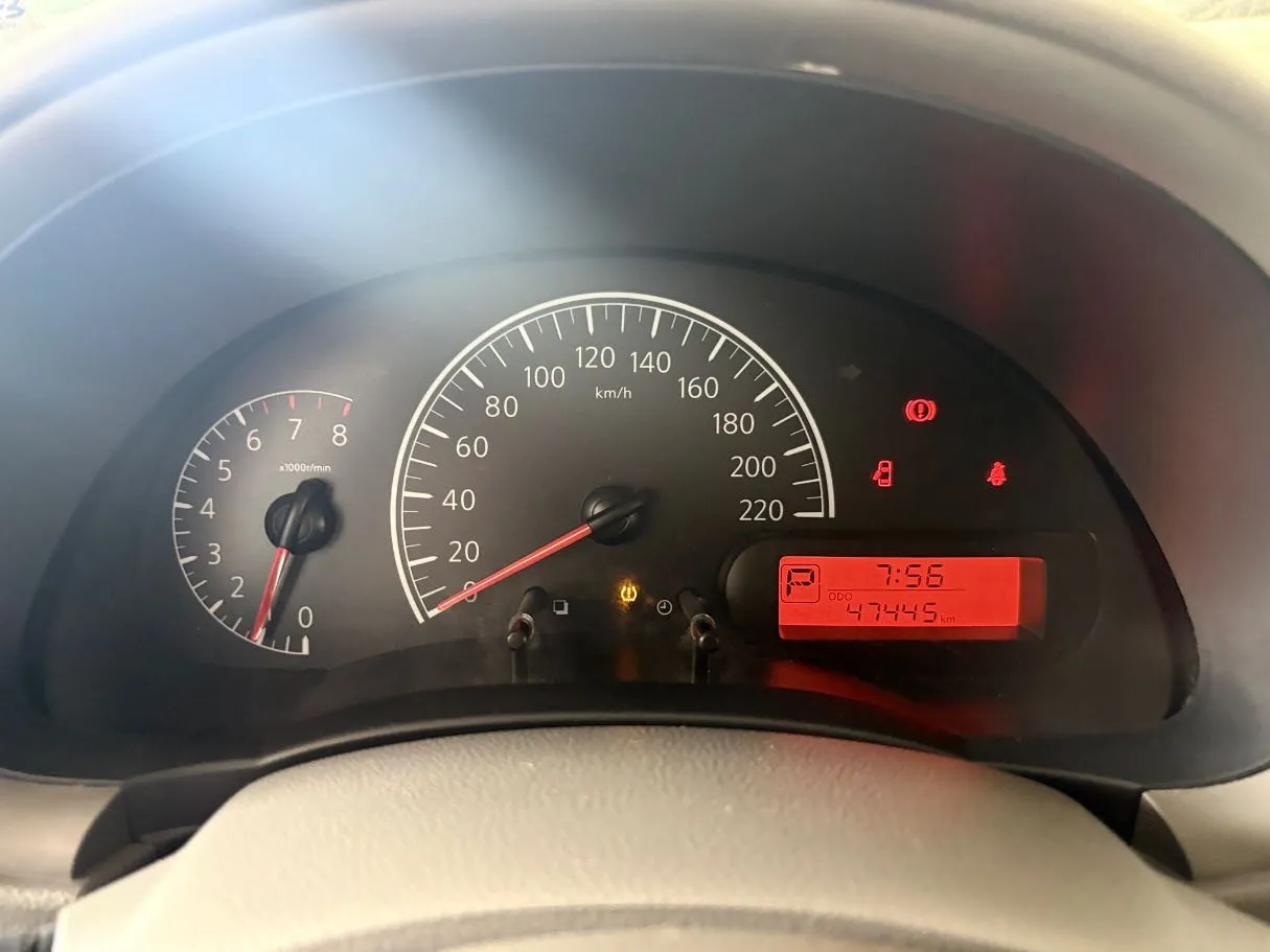 Car image 12