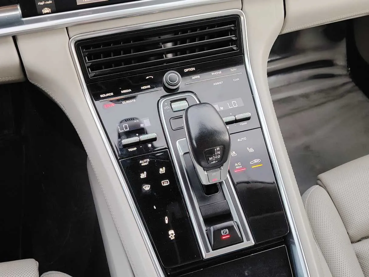 Car image 22