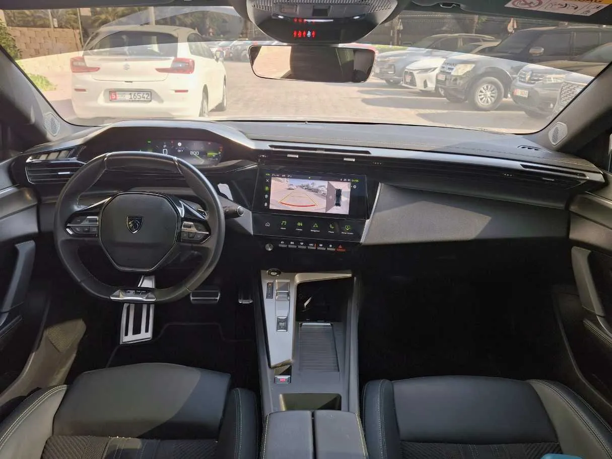 Car image 14