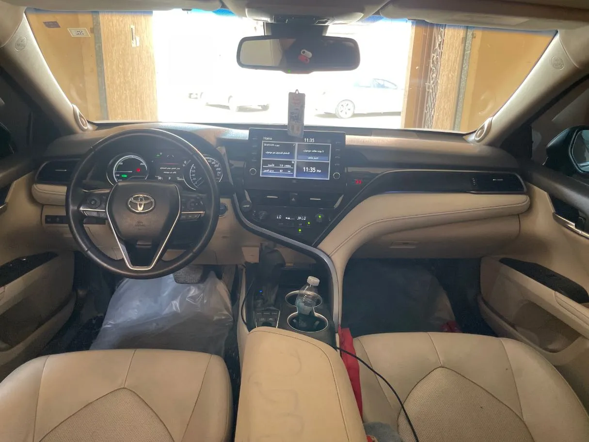 Car image 18