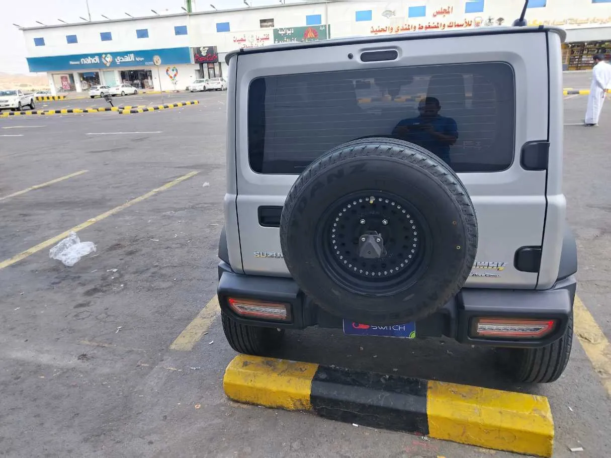 Car image 6