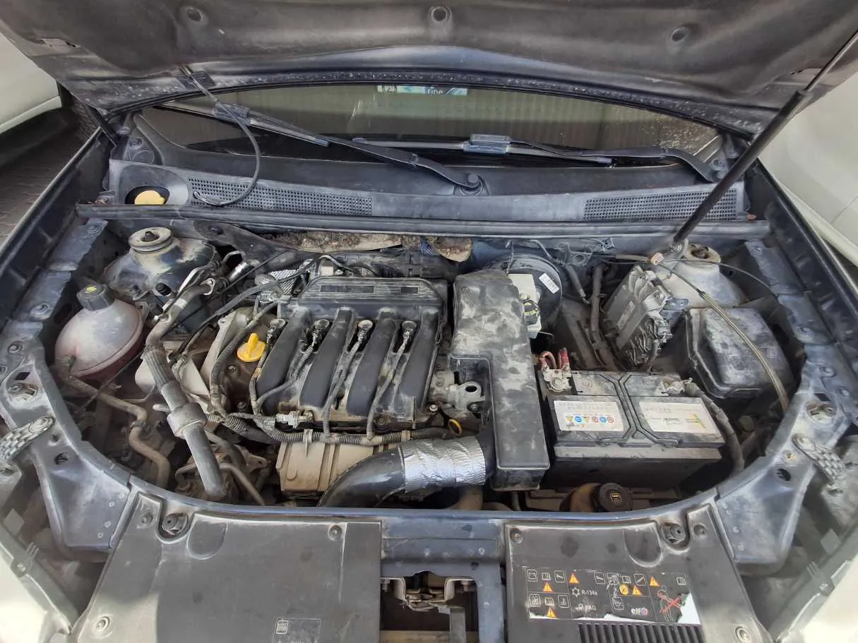 Car image 19