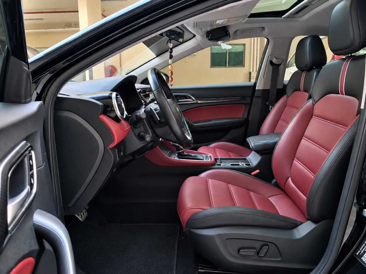 Car image 11