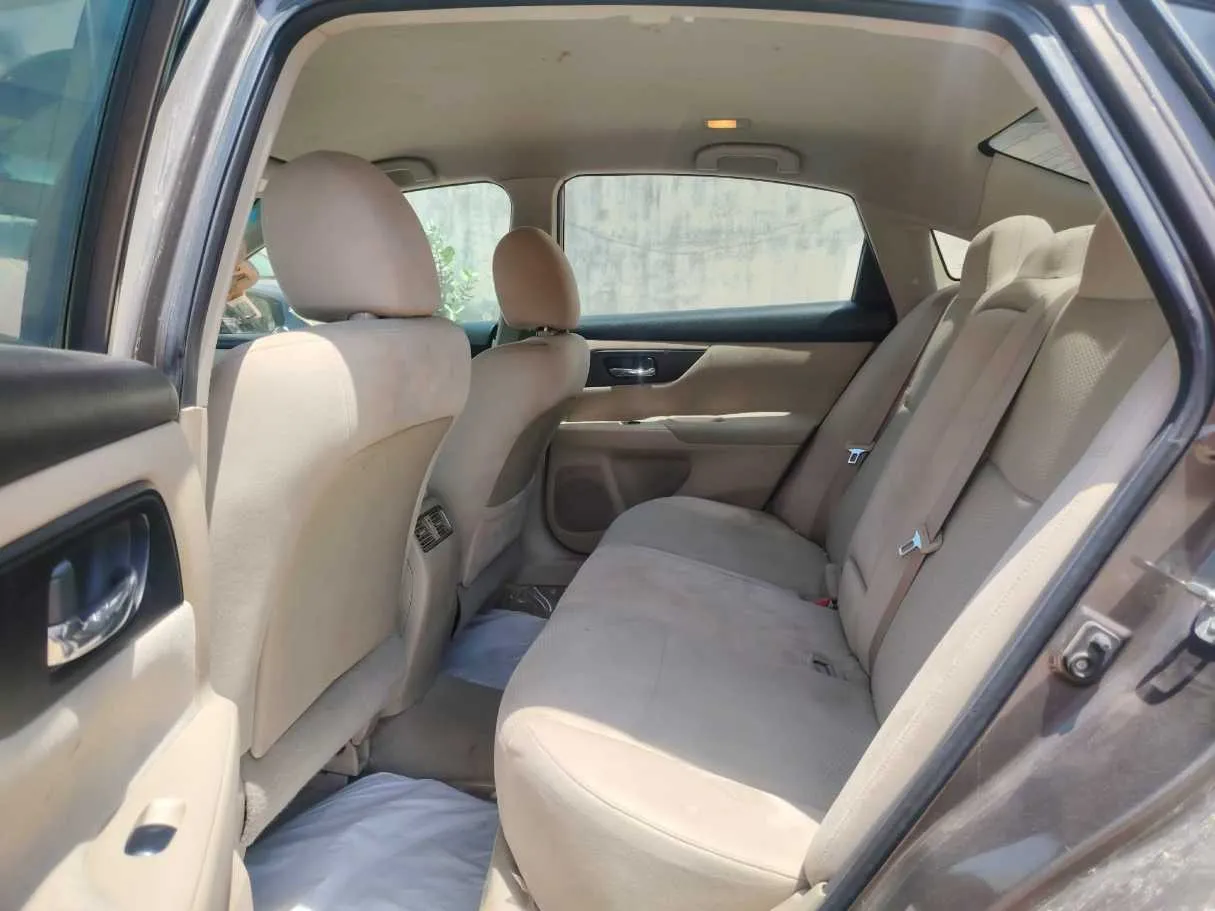 Car image 17