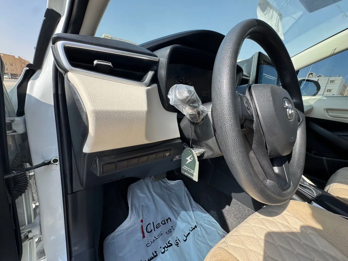 Car image 10