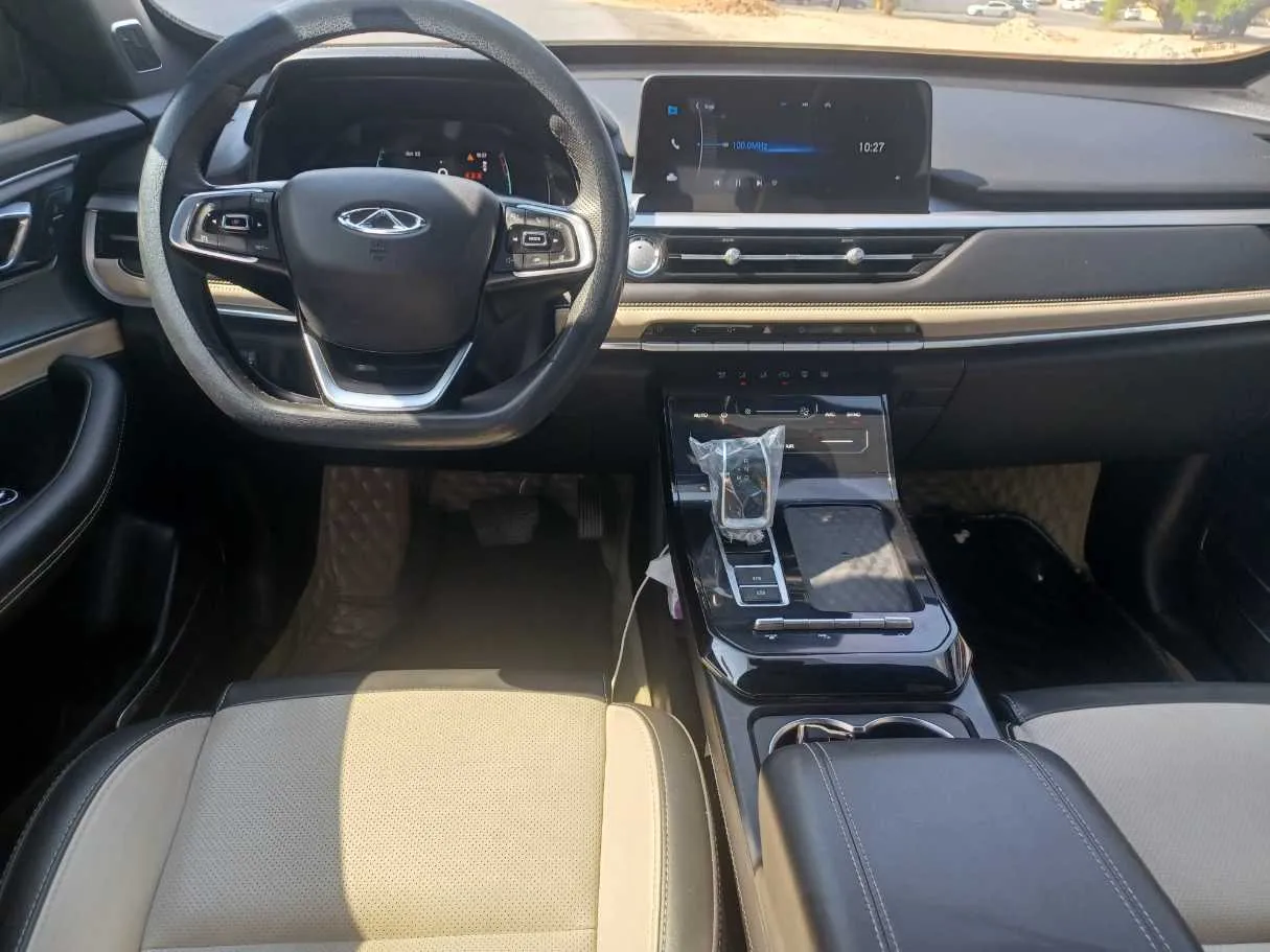 Car image 16
