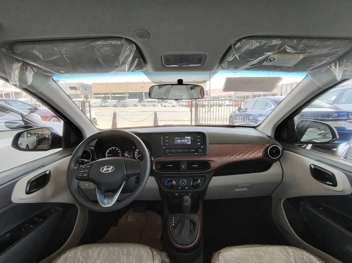Car image 18
