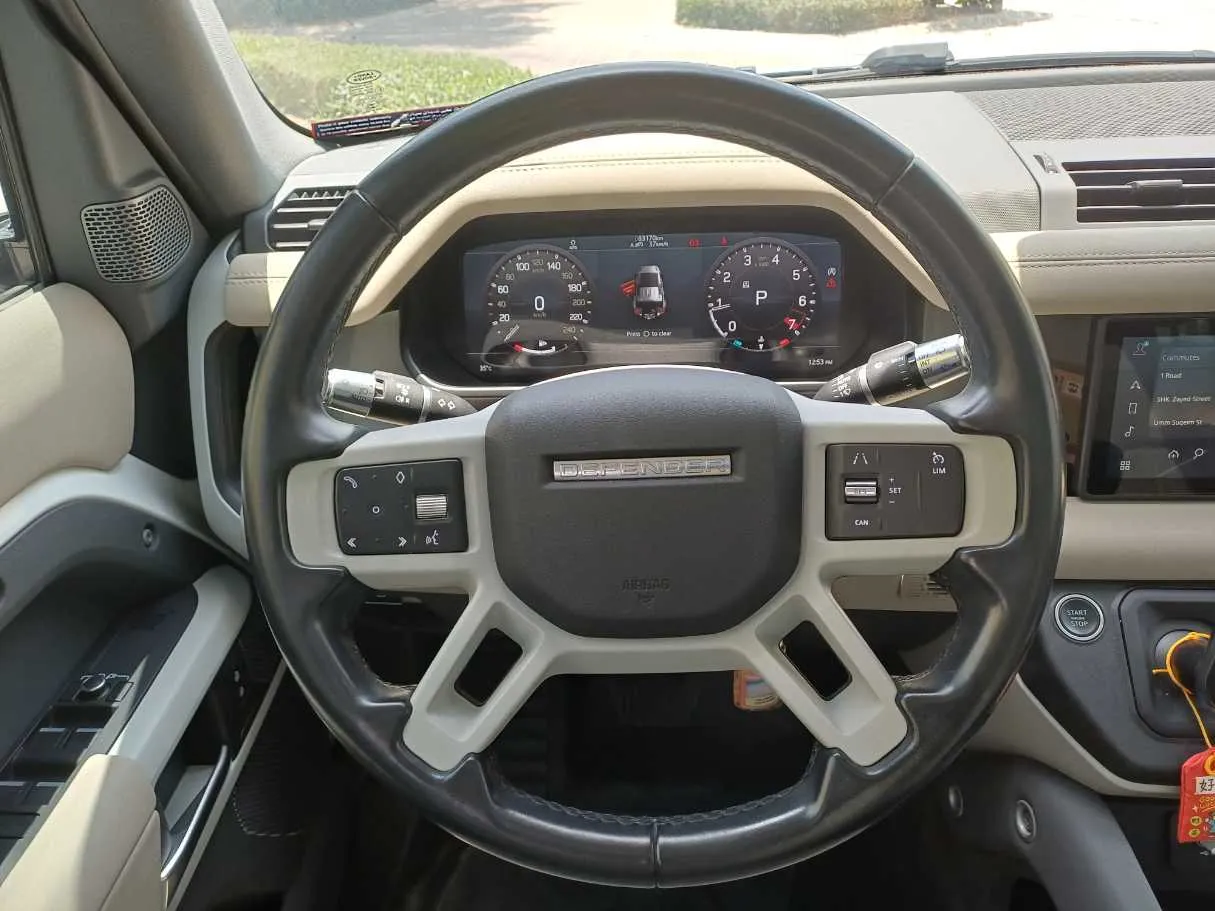 Car image 14