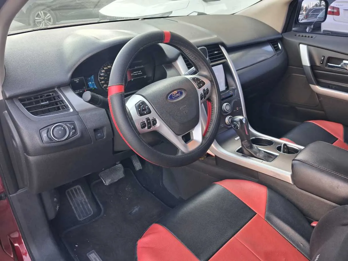 Car image 11