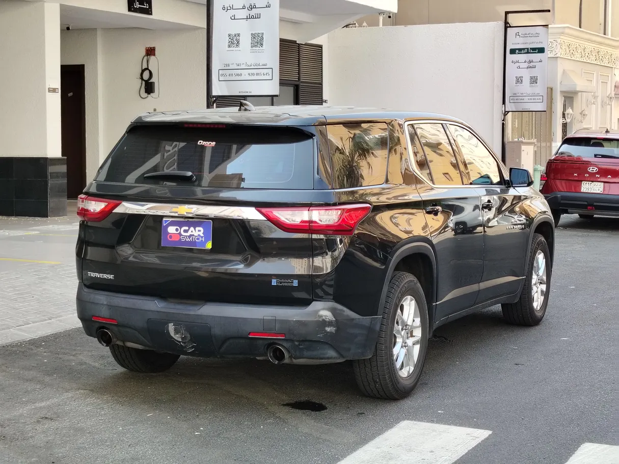 Car image 5