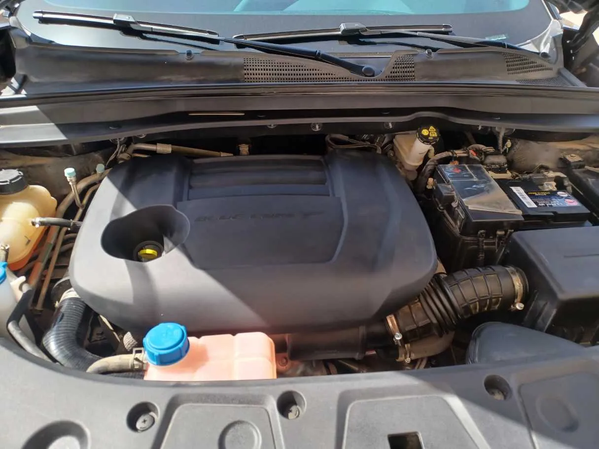 Car image 24