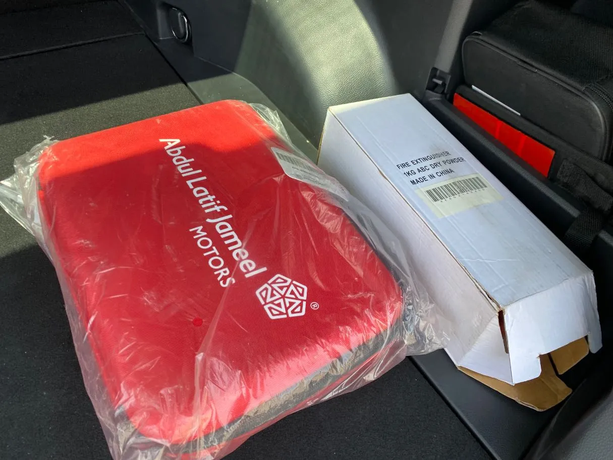Car image 24