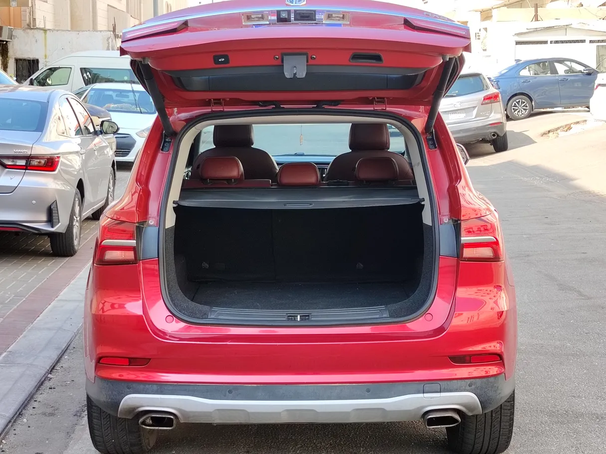Car image 27